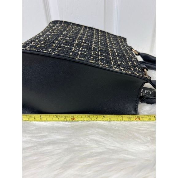 Badgley Mischka Medium Black and Cream Satchel with Structured Design - Picture 3 of 6